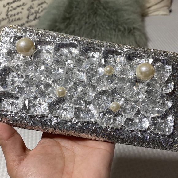 Deux Lux Silver Wallet Faux Pearl Sequence. Gently Used. Functional and Stylish - Picture 9 of 17